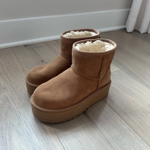 UGG CLASSIC MINI PLATFORM BOOTS; Chestnut; Size 7 - Picture 5 of 8